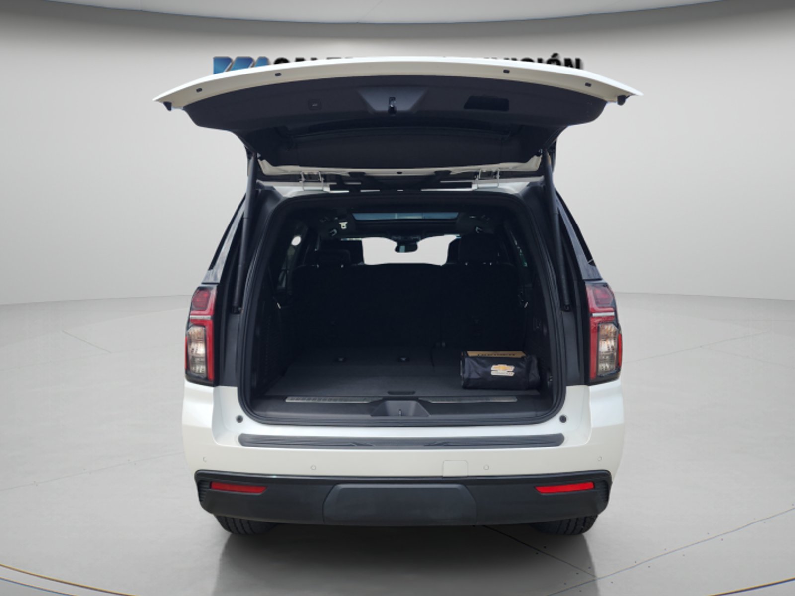 Chevrolet TAHOE 4X4 5.3L 2024 - Imagen 6 de 10