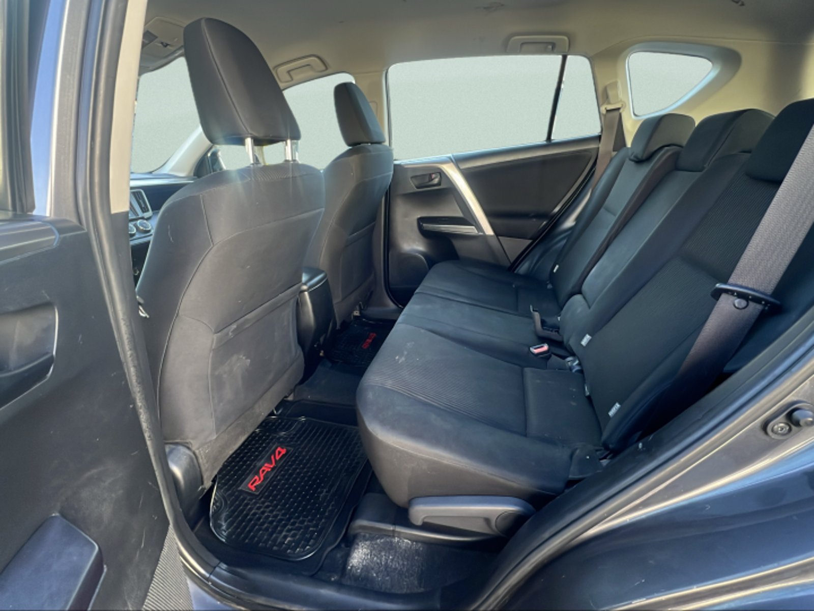 TOYOTA RAV 4 2.0 2018 - Imagen 8 de 10