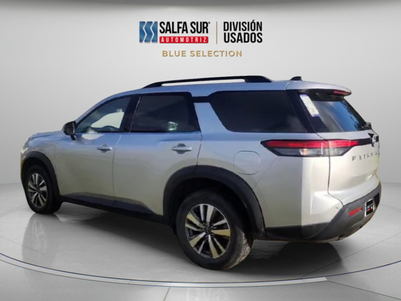 Nissan PATHFINDER SE 3 2023 - Foto 2 de 10