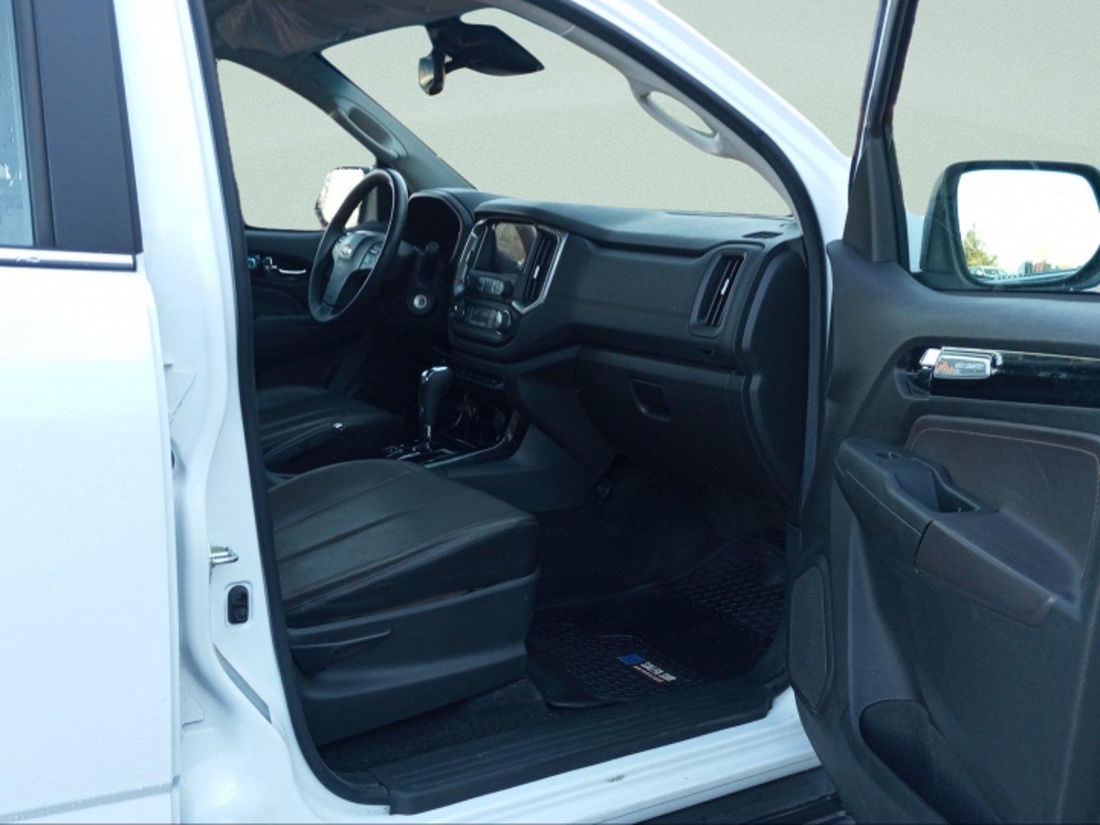 Chevrolet COLORADO DCAB 4 2023 - Imagen 9 de 10