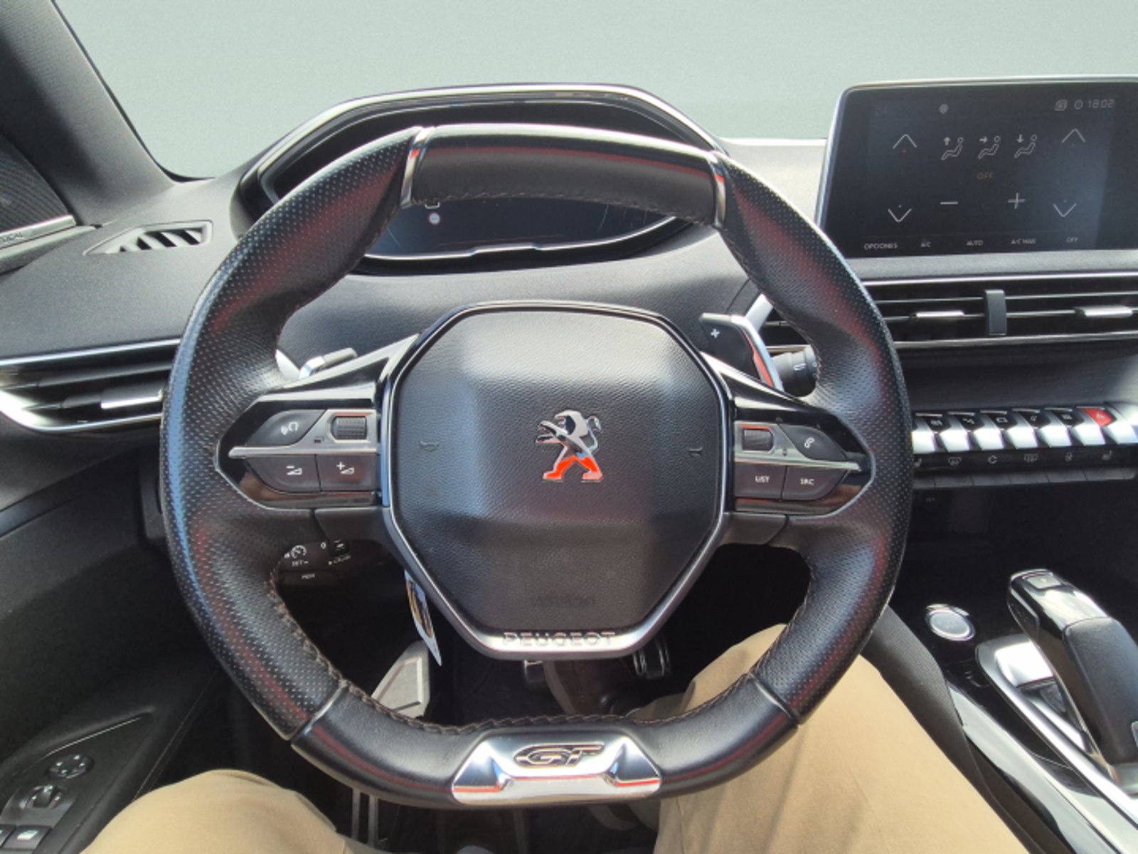 Peugeot 3008 GT BLUEHDI 2018 - Imagen 9 de 10