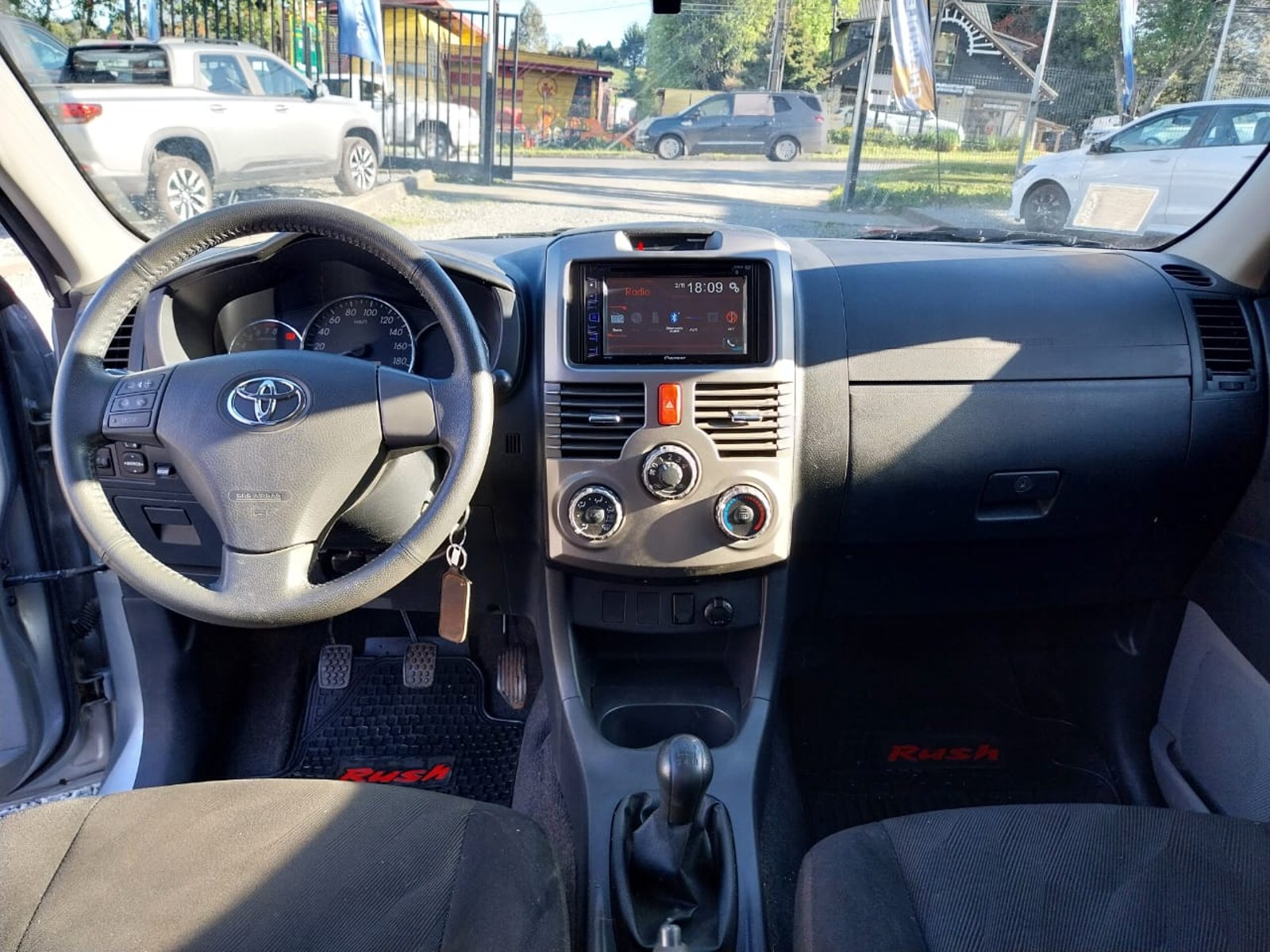 TOYOTA RUSH 1.5 2017 - Imagen 11 de 12