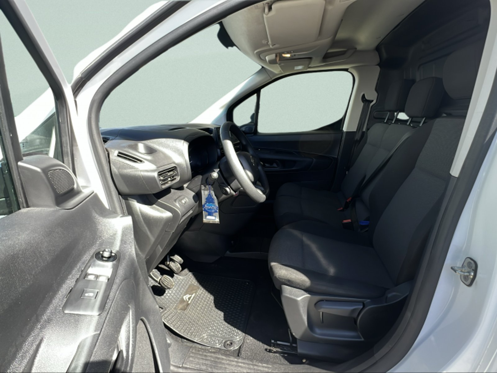 Citroën BERLINGO BLUEHD 2024 - Imagen 8 de 9