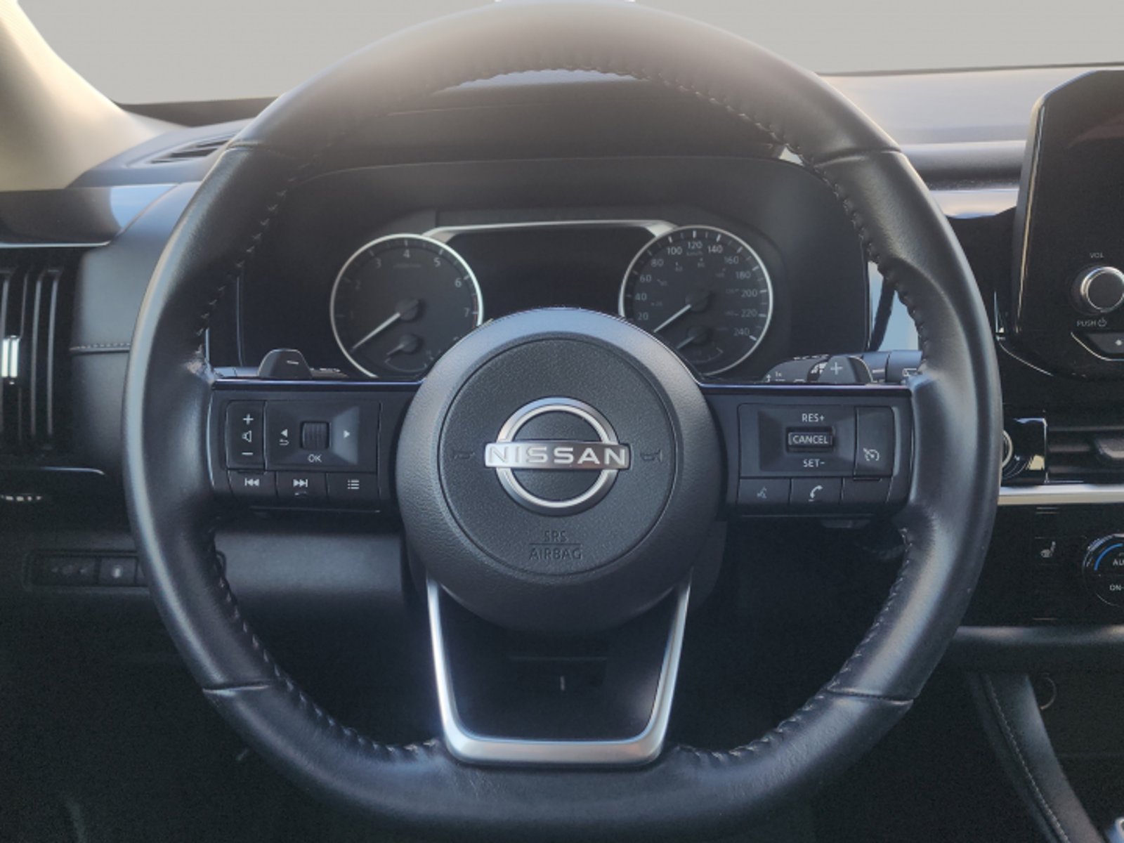 NISSAN PATHFINDER SE 3 2023 - Imagen 10 de 10