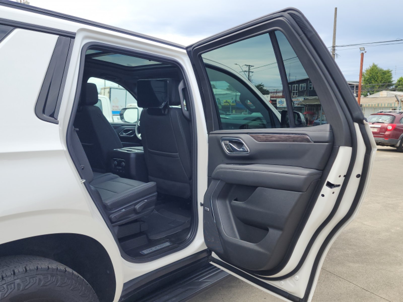 Chevrolet TAHOE 4X4 5.3L 2024 - Imagen 7 de 10