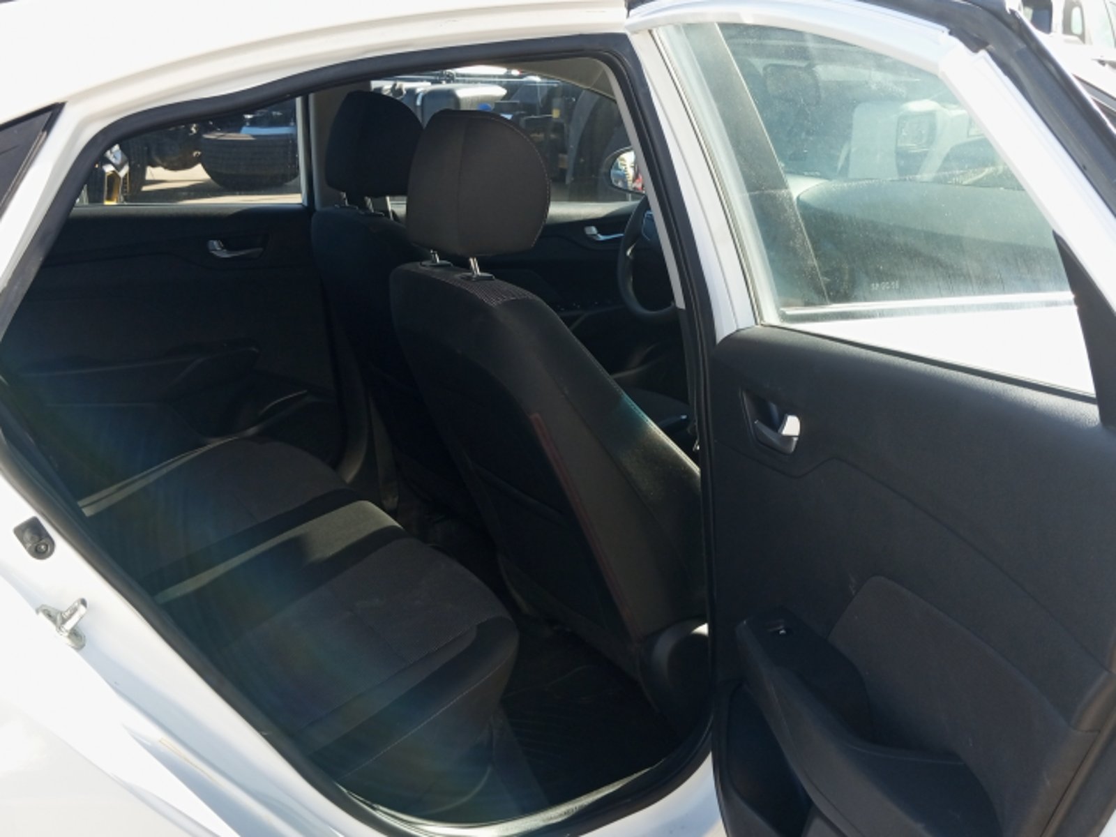 Hyundai ACCENT HCI 1.4 2023 - Imagen 8 de 10