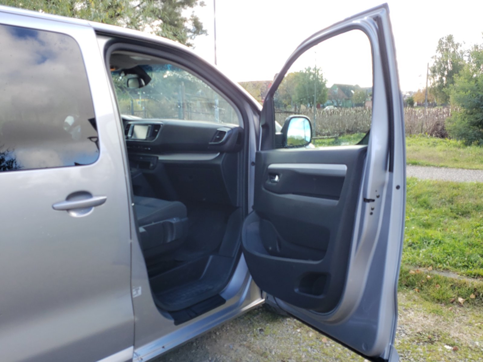 Peugeot TRAVELLER ACTIV 2023 - Imagen 6 de 10