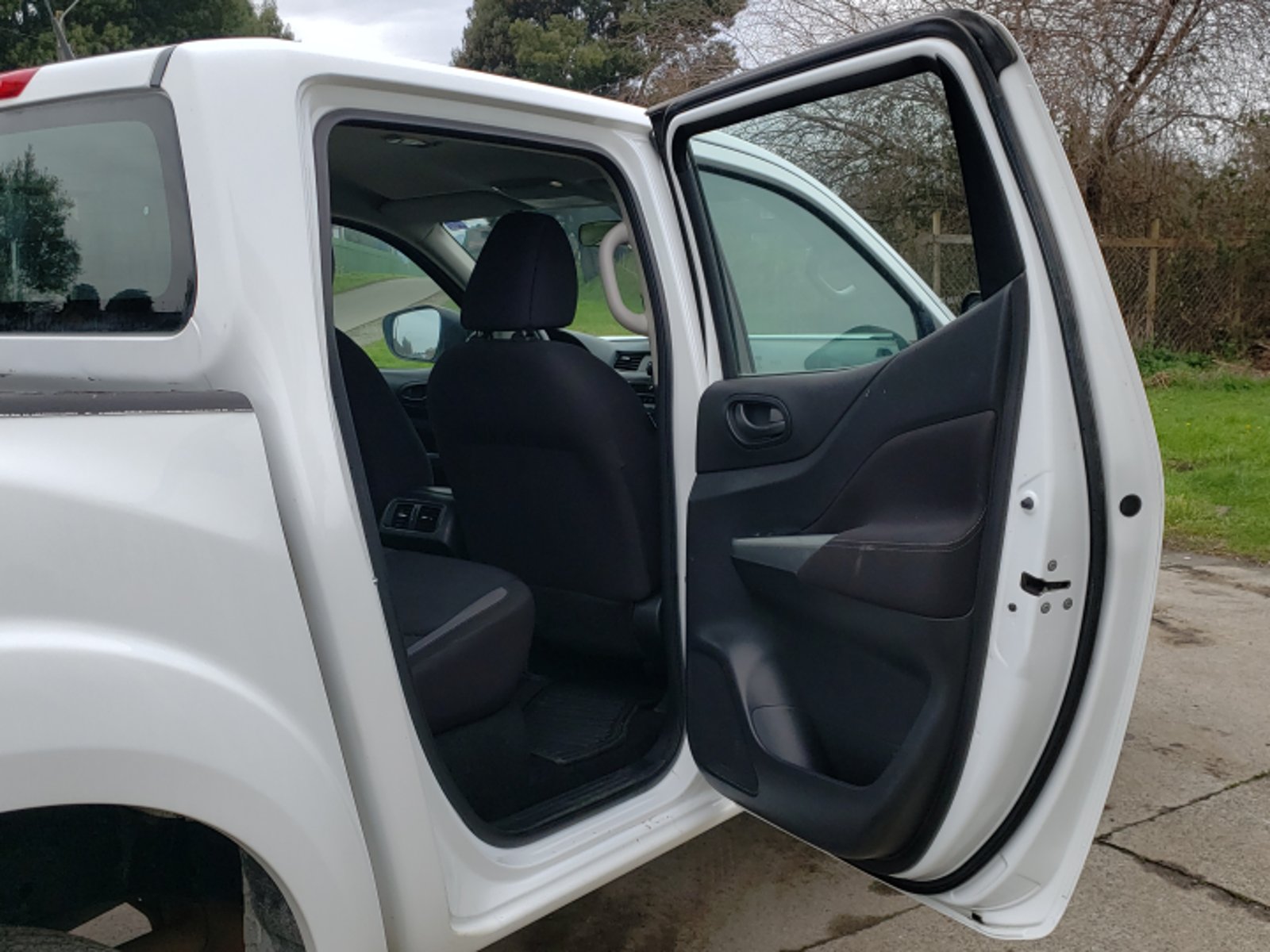Nissan NAVARA D CAB 2. 2022 - Imagen 6 de 10