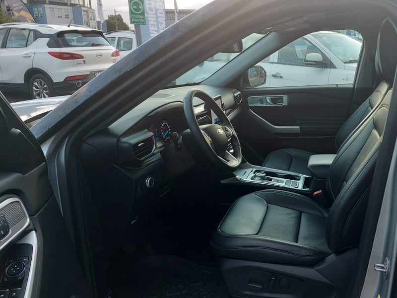 Ford EXPLORER 4X2 2. 2023 - Imagen 7 de 10