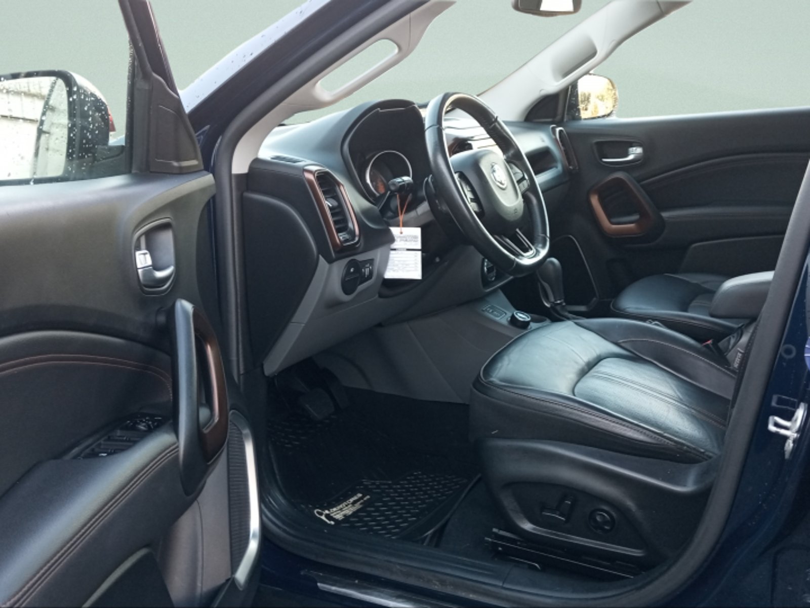 RAM 1000 LARAMIE 4X 2021 - Imagen 6 de 10