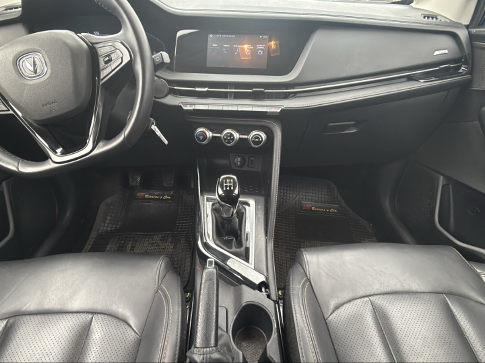 Changan CS15 HB 4X2 1.5 2022 - Imagen 7 de 10