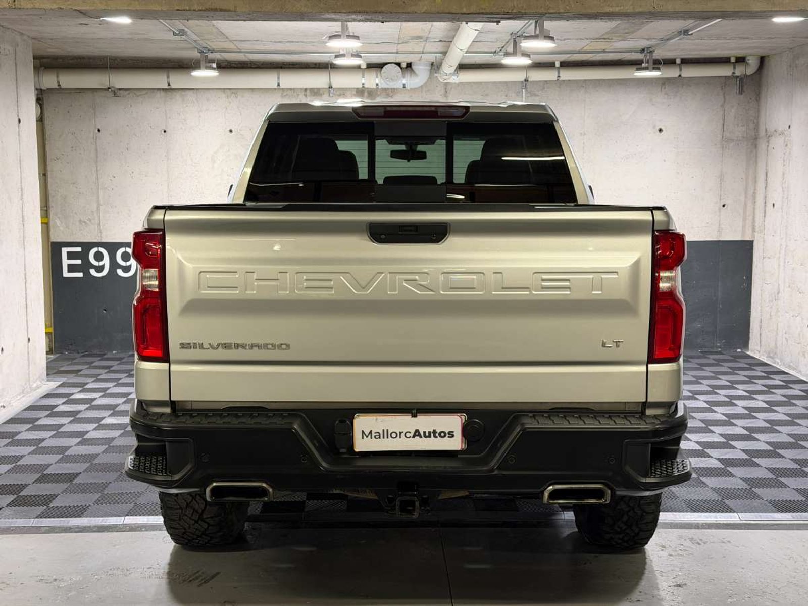 Chevrolet SILVERADO 5.3 LT TRAILBOSS 4X4 Z71 AT 4P 2020 - Imagen 5 de 17