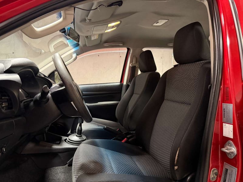 Toyota HILUX 2.4 DX DIESEL 4X4 DOB. CAB. 7AB MT 4P 2024 - Imagen 10 de 16