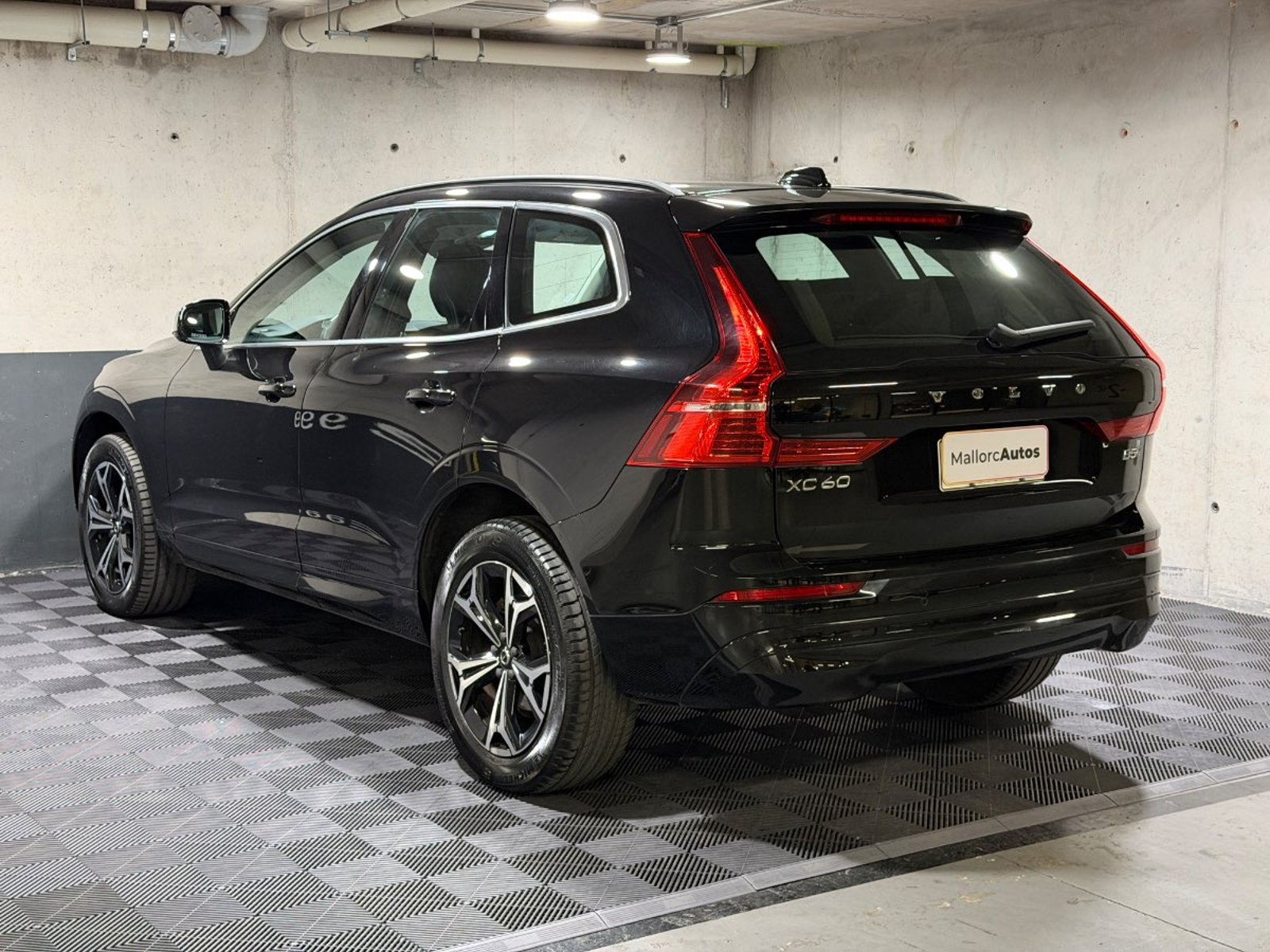 Volvo XC60 2.0 B5 MOMENTUM HYBRID 4X4 AT 5P 2022 - Foto 4 de 17