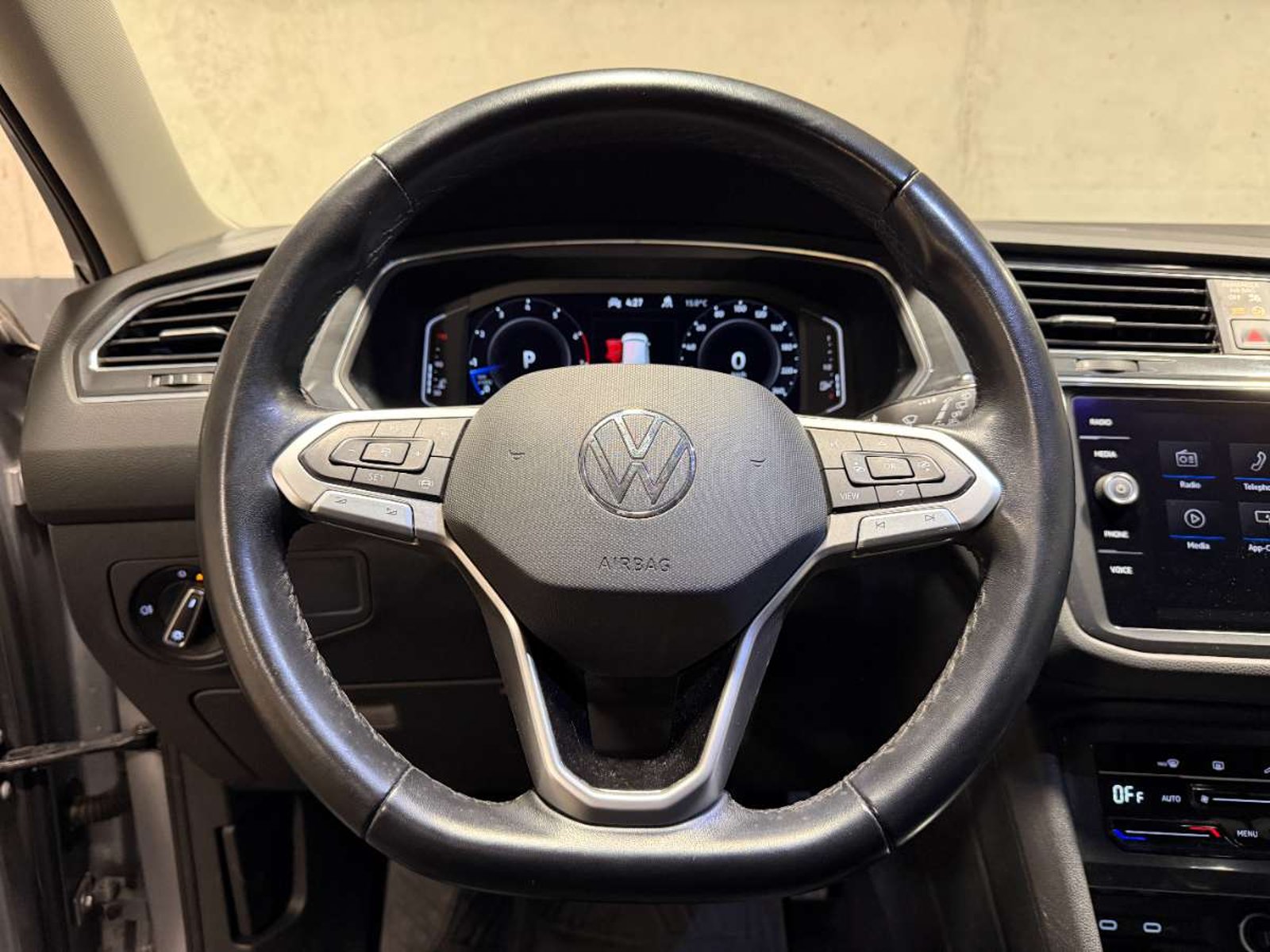 Volkswagen TIGUAN 1.4 TSI COMFORTLINE 4X2 AT 5P 2023 - Imagen 14 de 20