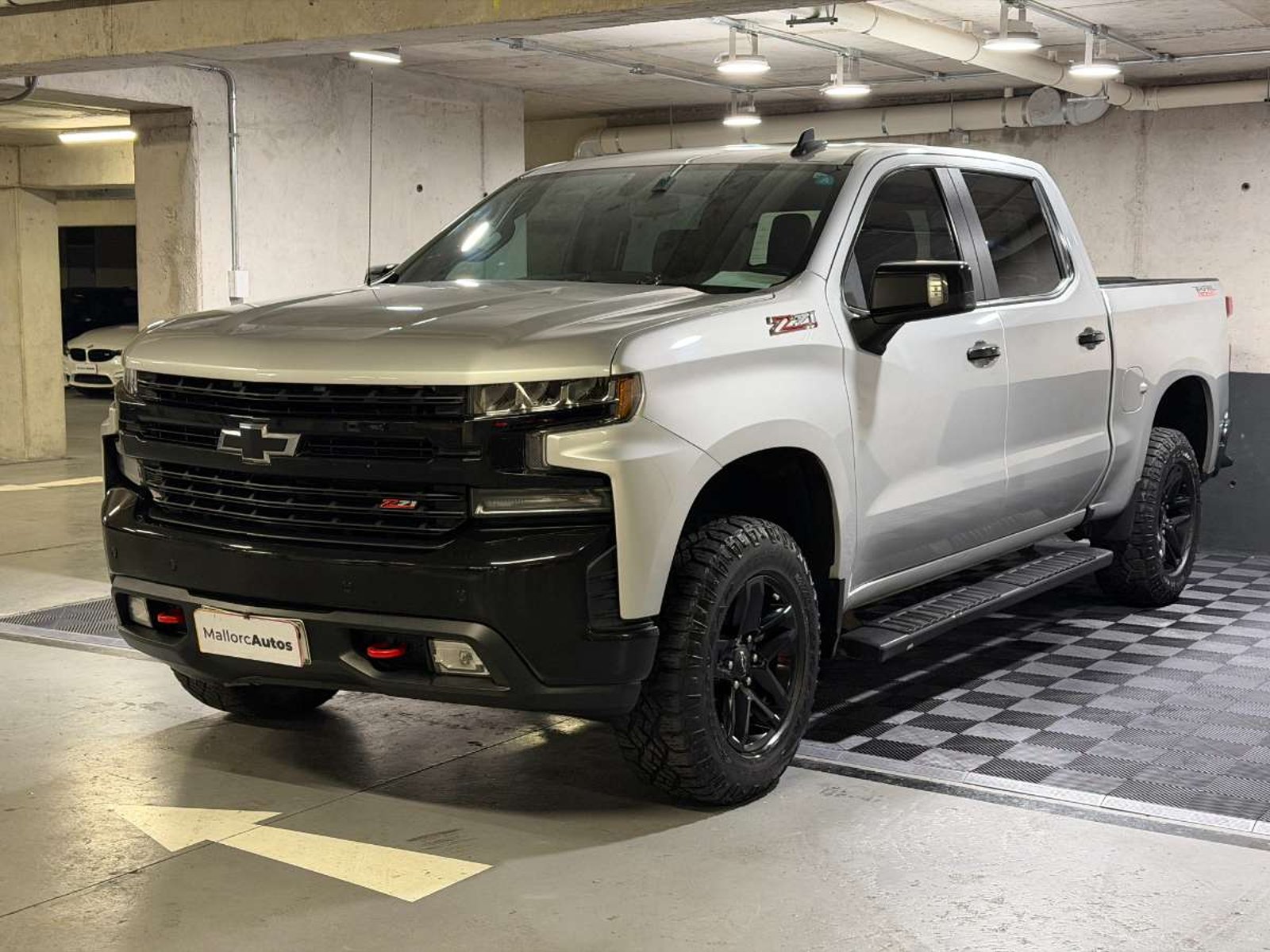 Chevrolet SILVERADO 5.3 LT TRAILBOSS 4X4 Z71 AT 4P 2020 - Imagen 3 de 17