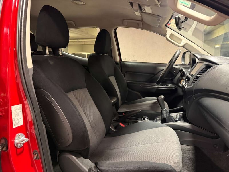 Mitsubishi L200 2.2 KATANA CRT DIESEL DOB. CAB. 4X4 MT 4P 2024 - Imagen 9 de 17