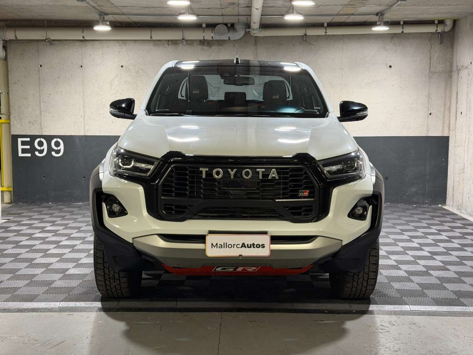 Toyota HILUX 2.8 GR-S DIESEL 4X4 DOB. CAB. AT 4P 2026 - Foto 2 de 20