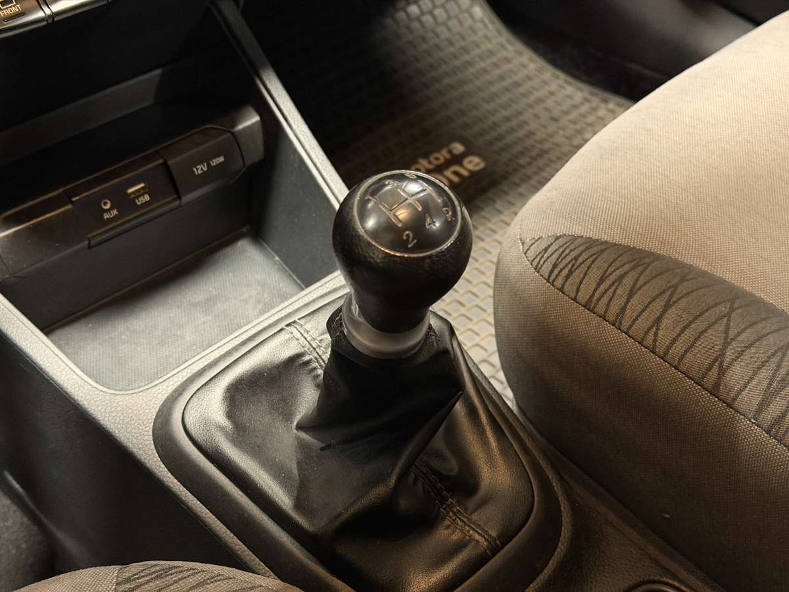 Kia SOLUTO 2024 - Imagen 18 de 18