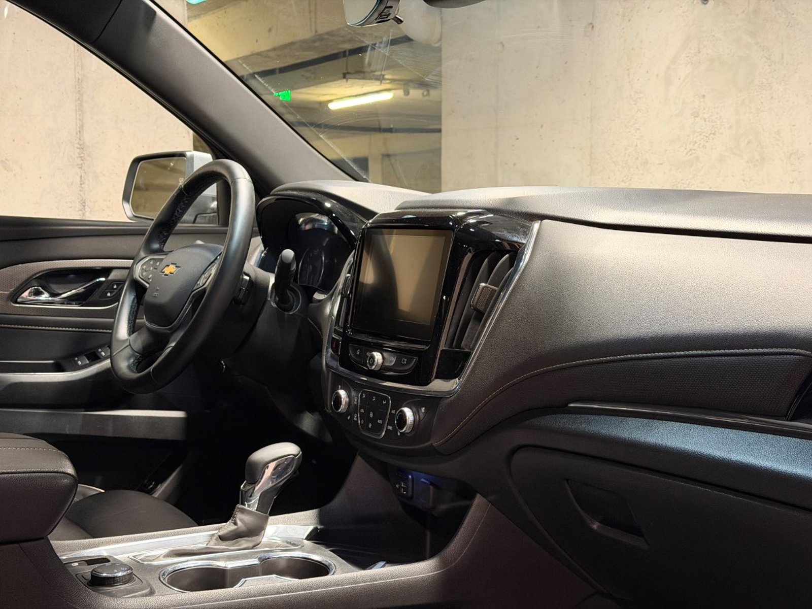 Chevrolet TRAVERSE 3.6L PREMIER AWD II AT 5P 2023 - Imagen 13 de 19
