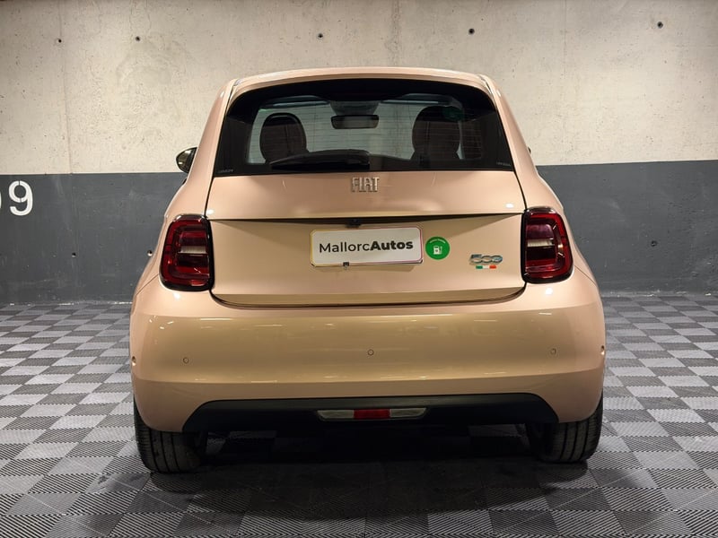 Fiat 500 ELECTRICO 4X2 AT ЗP 2026 - Imagen 5 de 18