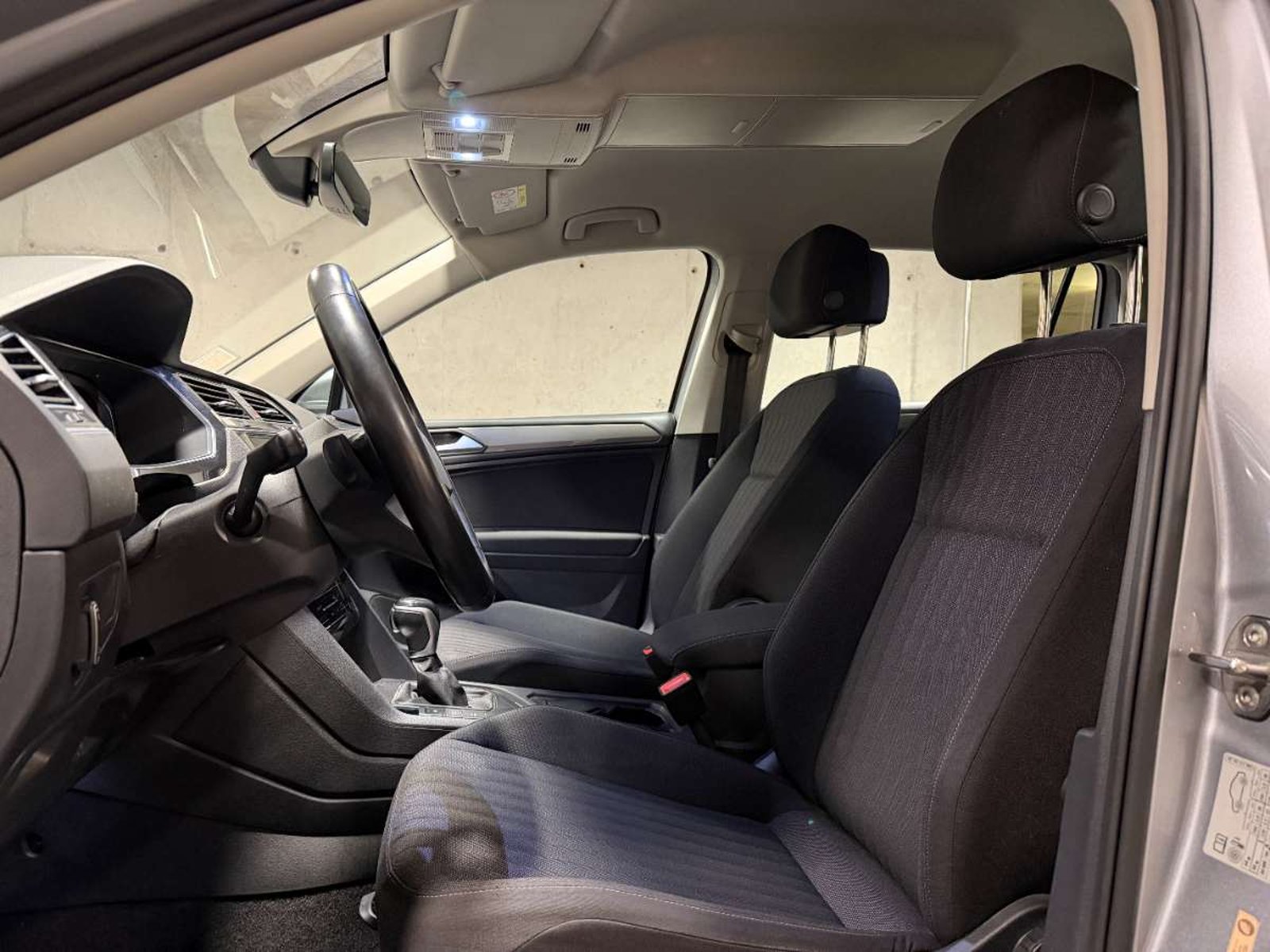 Volkswagen TIGUAN 1.4 TSI COMFORTLINE 4X2 AT 5P 2023 - Imagen 10 de 20