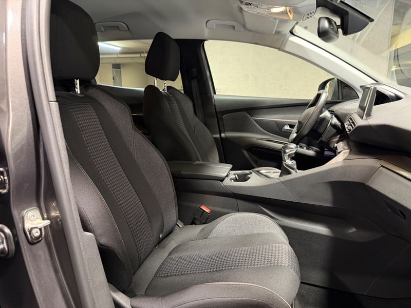 Peugeot 3008 1.5 ACTIVE PACK BLUEHDI 4X2 130 MT6 5P 2022 - Imagen 9 de 20