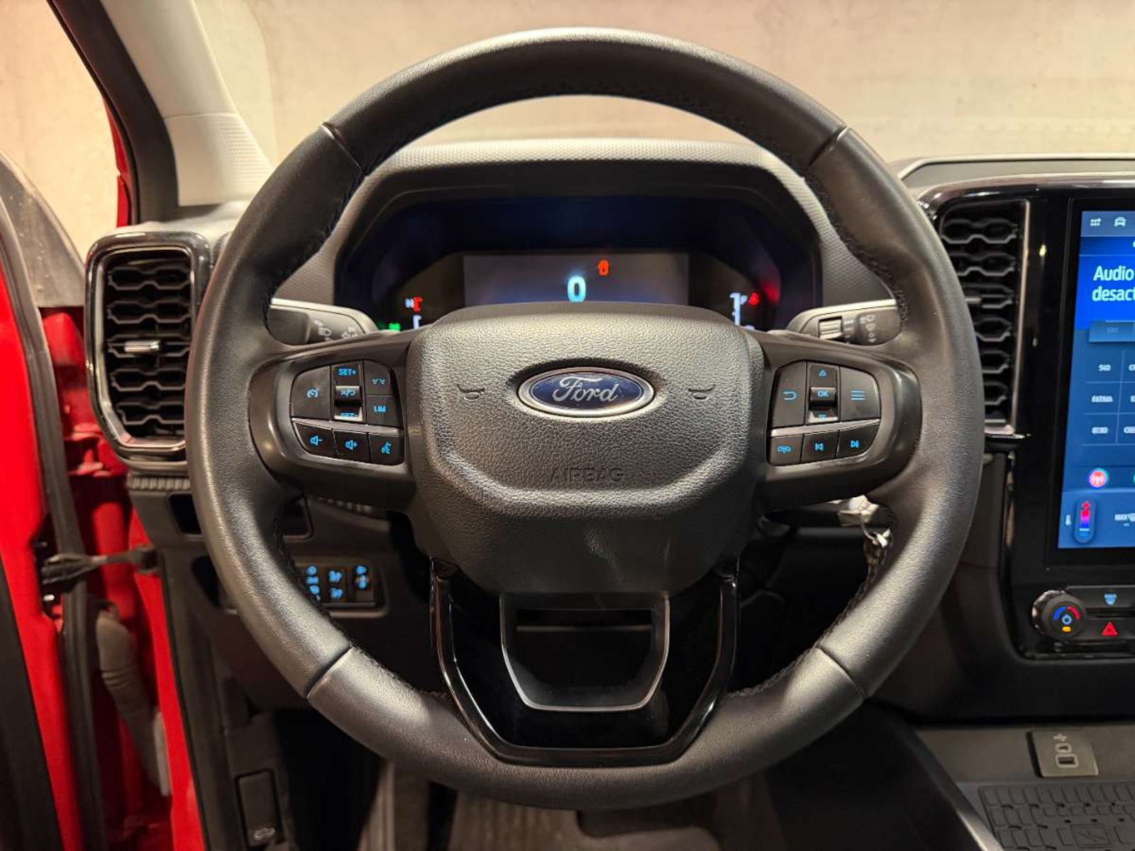 Ford RANGER 2.0 XLT DIESEL 4X2 DOB. CAB. AT 4P 2024 - Imagen 15 de 19