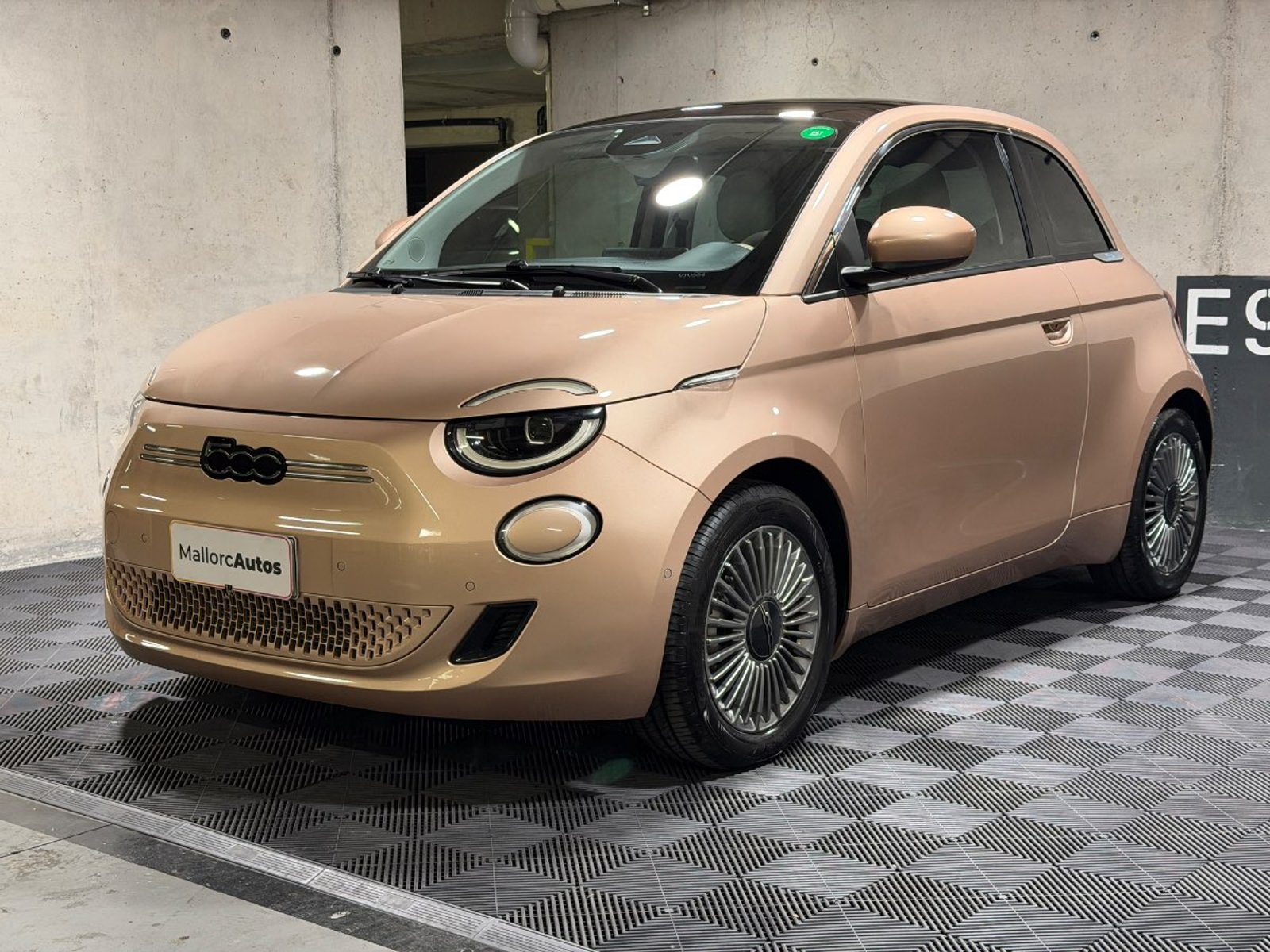 Fiat 500 ELECTRICO 4X2 AT ЗP 2026 - Imagen 3 de 18