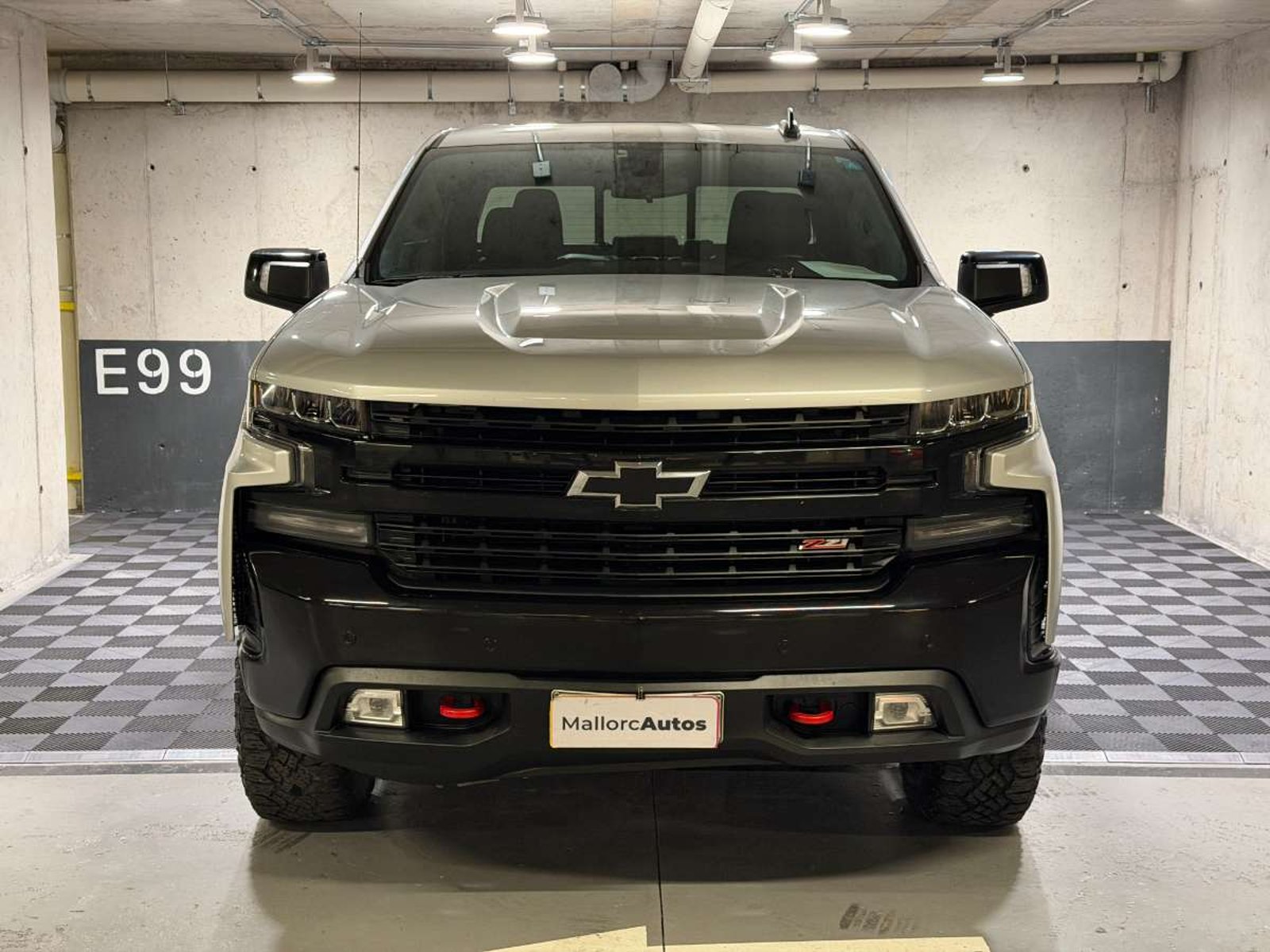 Chevrolet SILVERADO 5.3 LT TRAILBOSS 4X4 Z71 AT 4P 2020 - Foto 2 de 17