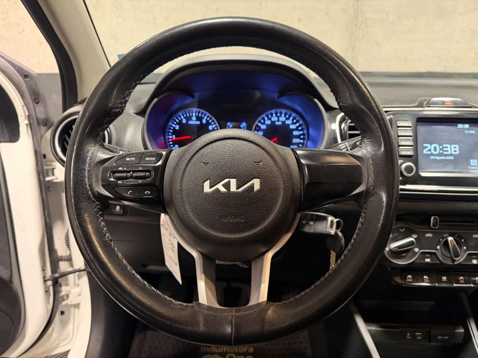 Kia SOLUTO 2024 - Imagen 13 de 18