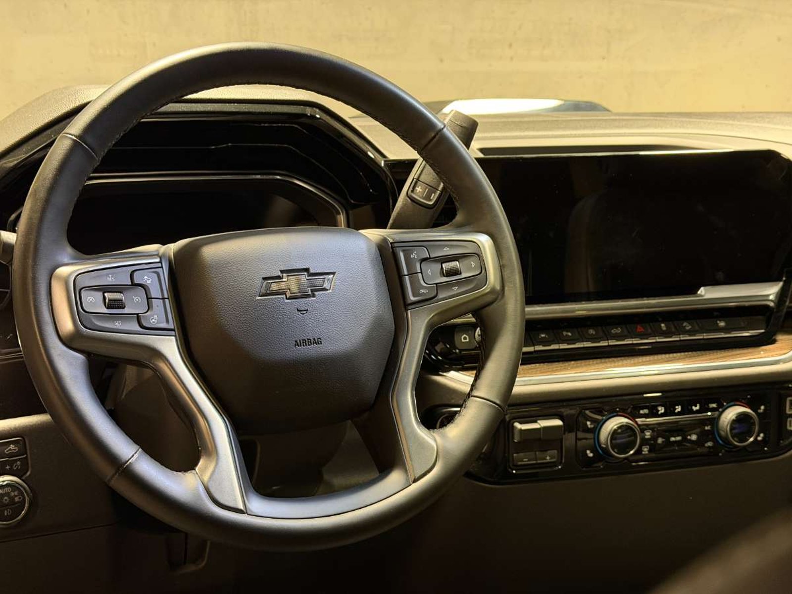 CHEVROLET SILVERADO 5.3 LT R TRAIL BOSS Z71 4X4 AT 4P 2025 - Imagen 14 de 19