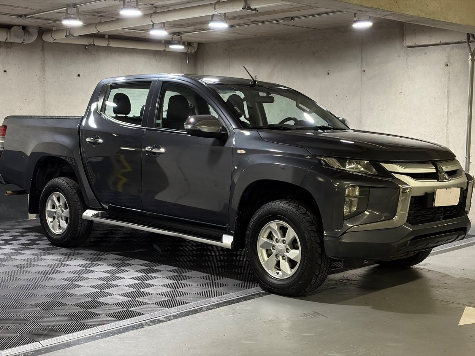 Mitsubishi L200 2.2 KATANA CRT DIESEL DOB. CAB. 4X4 MT 4P 2024 - Imagen 10 de 19