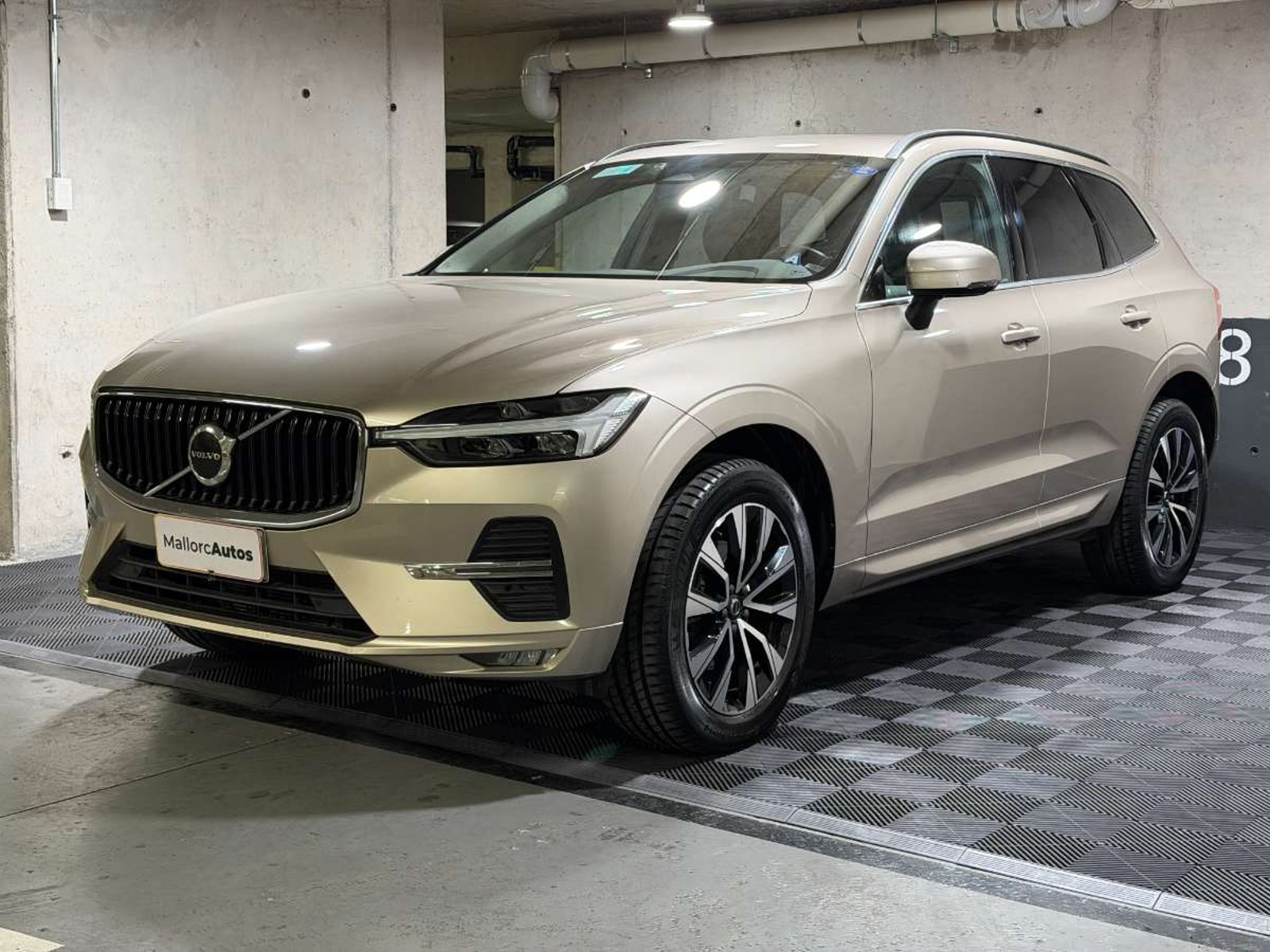 Volvo XC60 2.0 B5 PLUS HYBRID AWD AT 5P 2023 - Imagen 3 de 18