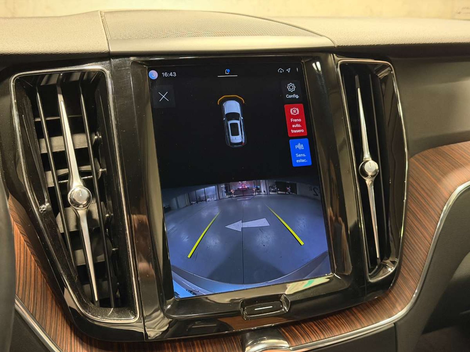 Volvo XC60 2.0 B5 PLUS HYBRID AWD AT 5P 2023 - Imagen 17 de 18