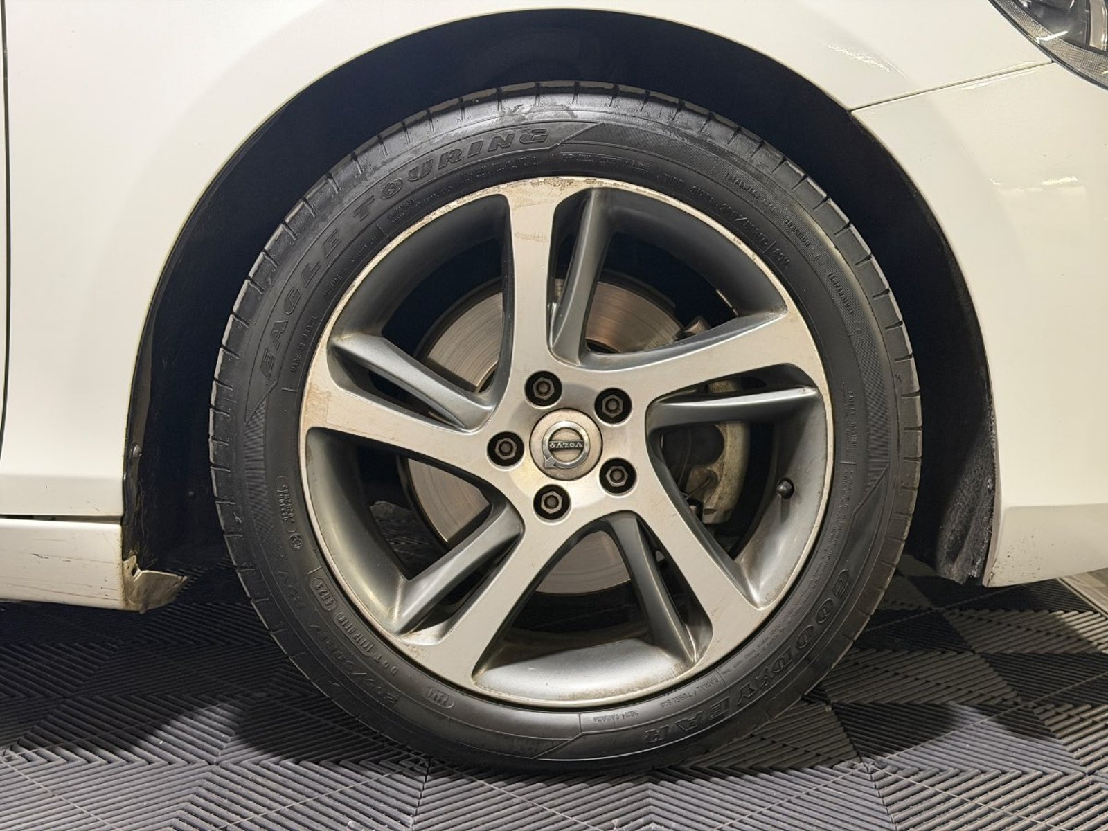 Volvo V40 2.0 D2 COMFORT R-DESIGN DIESEL 4X2 MT 5P 2018 - Imagen 8 de 19