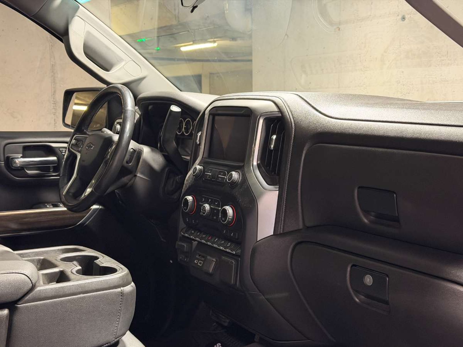 Chevrolet SILVERADO 5.3 LT TRAILBOSS 4X4 Z71 AT 4P 2020 - Imagen 10 de 17