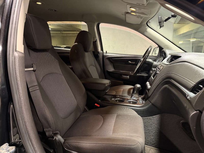 Chevrolet TRAVERSE 3.6L LT FWD AT 5P 2016 - Imagen 9 de 20