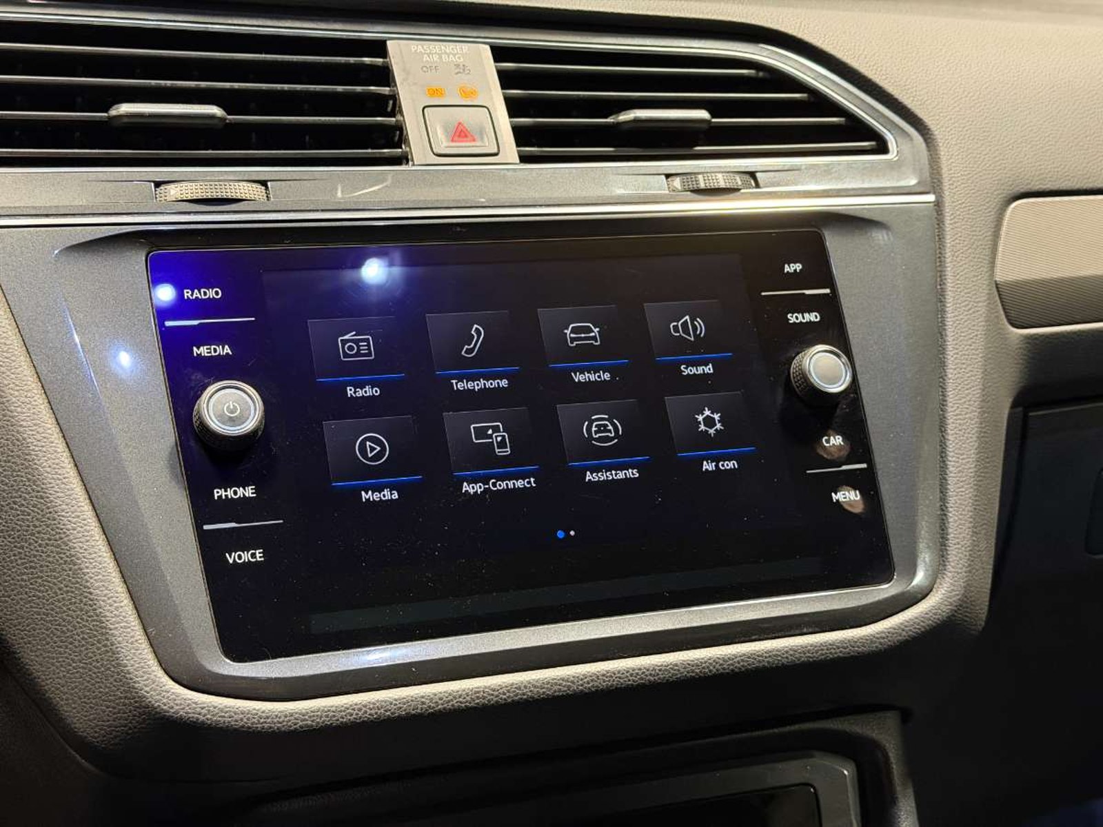 Volkswagen TIGUAN 1.4 TSI COMFORTLINE 4X2 AT 5P 2023 - Imagen 17 de 20