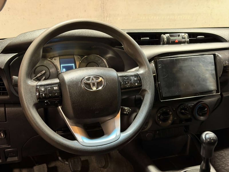 Toyota HILUX 2.4 DX DIESEL 4X4 DOB. CAB. 7AB MT 4P 2024 - Imagen 13 de 16