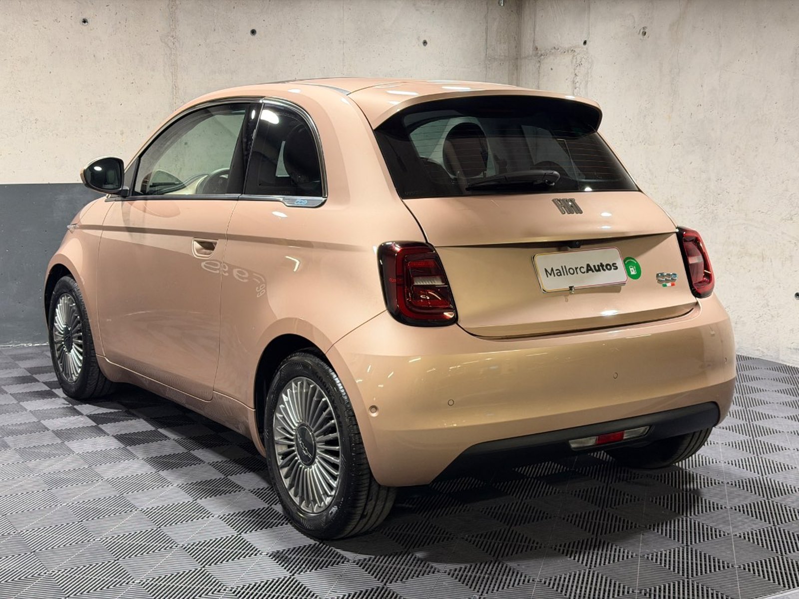 Fiat 500 ELECTRICO 4X2 AT ЗP 2026 - Imagen 4 de 18