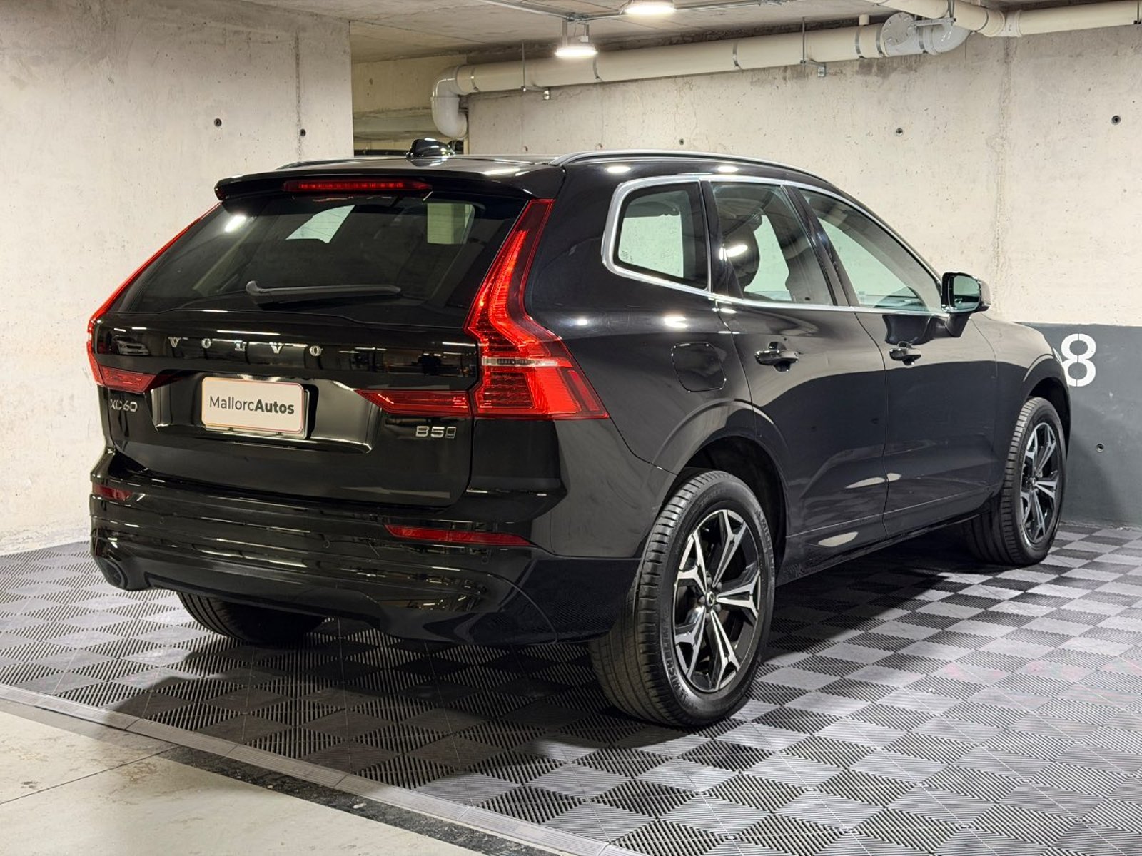 Volvo XC60 2.0 B5 MOMENTUM HYBRID 4X4 AT 5P 2022 - Imagen 6 de 17