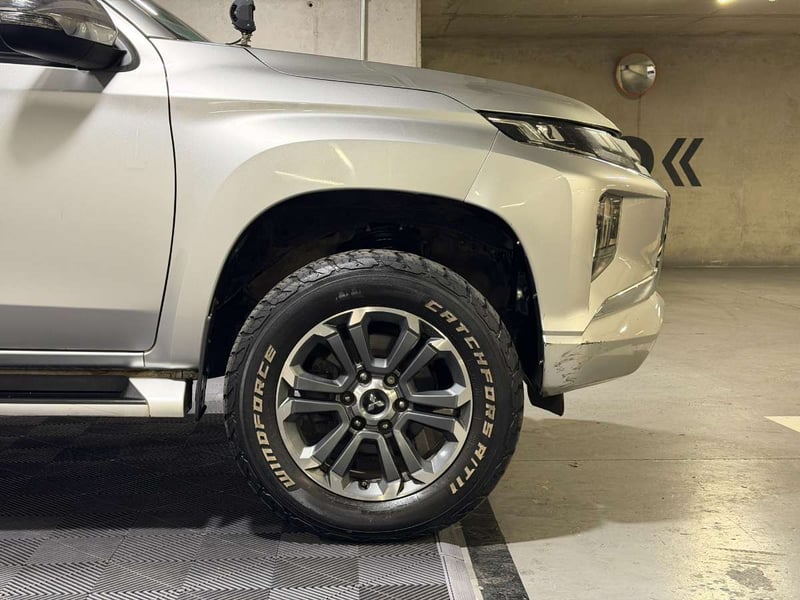 Mitsubishi L200 2.4 DAKAR CRS DIESEL DOB. CAB. 4X4 MT 4P 2023 - Imagen 7 de 16
