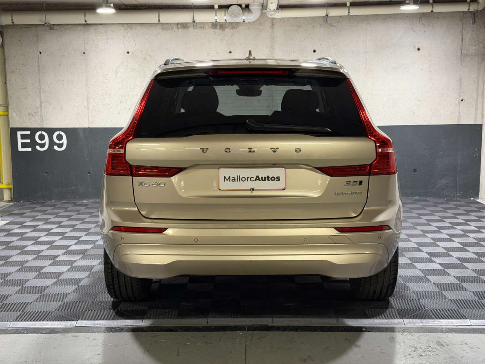 Volvo XC60 2.0 B5 PLUS HYBRID AWD AT 5P 2023 - Foto 5 de 18