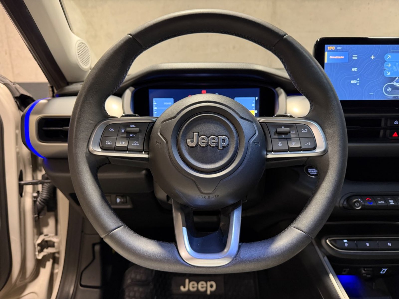Jeep Avenger 1.2T SUMMIT MHEV 2WD AT 5P 2025 - Imagen 15 de 20