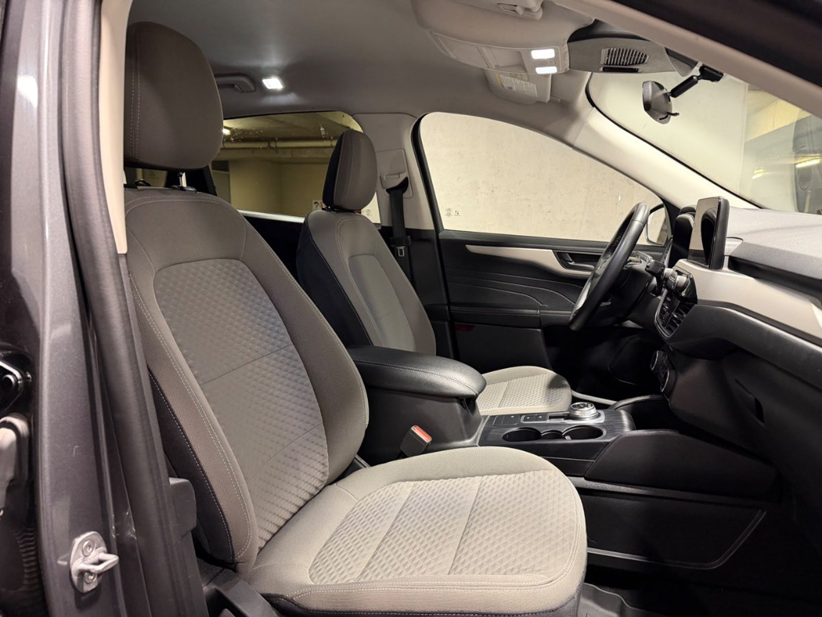 Ford ESCAPE 2.5 ATKINSON SE HIBRIDO FWD AT 5P 2023 - Imagen 9 de 20