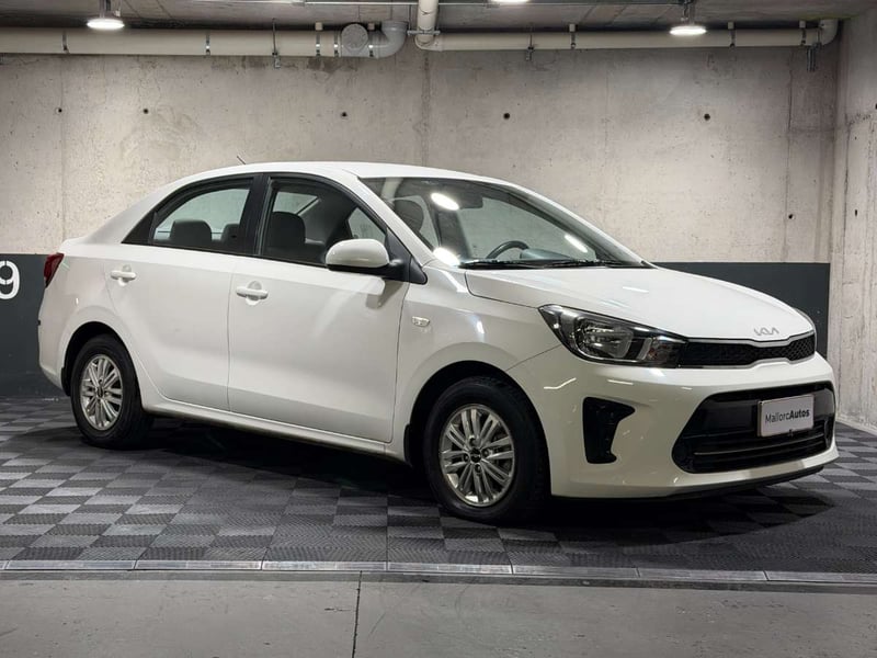 Kia SOLUTO 2024