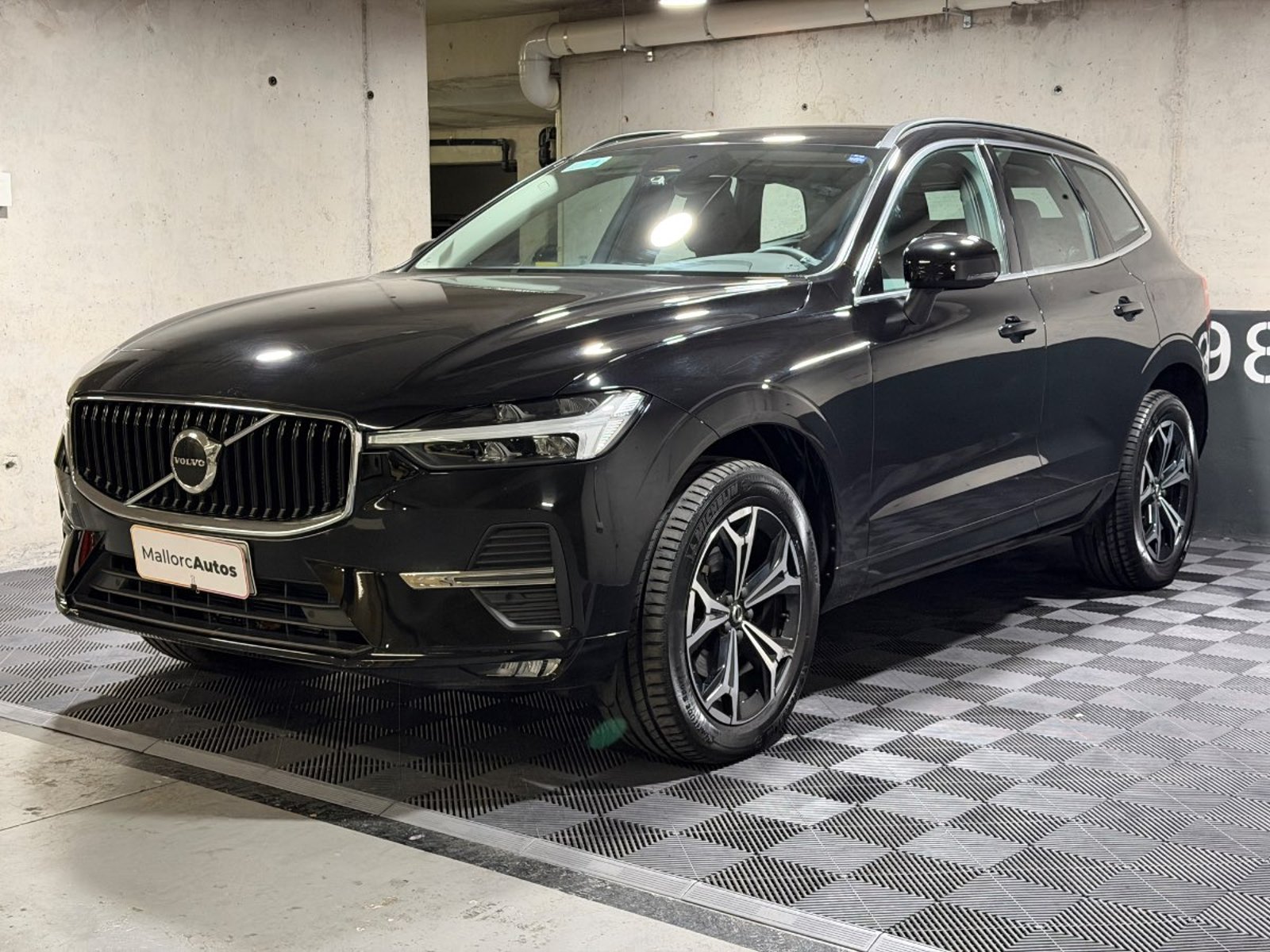 Volvo XC60 2.0 B5 MOMENTUM HYBRID 4X4 AT 5P 2022 - Imagen 3 de 17