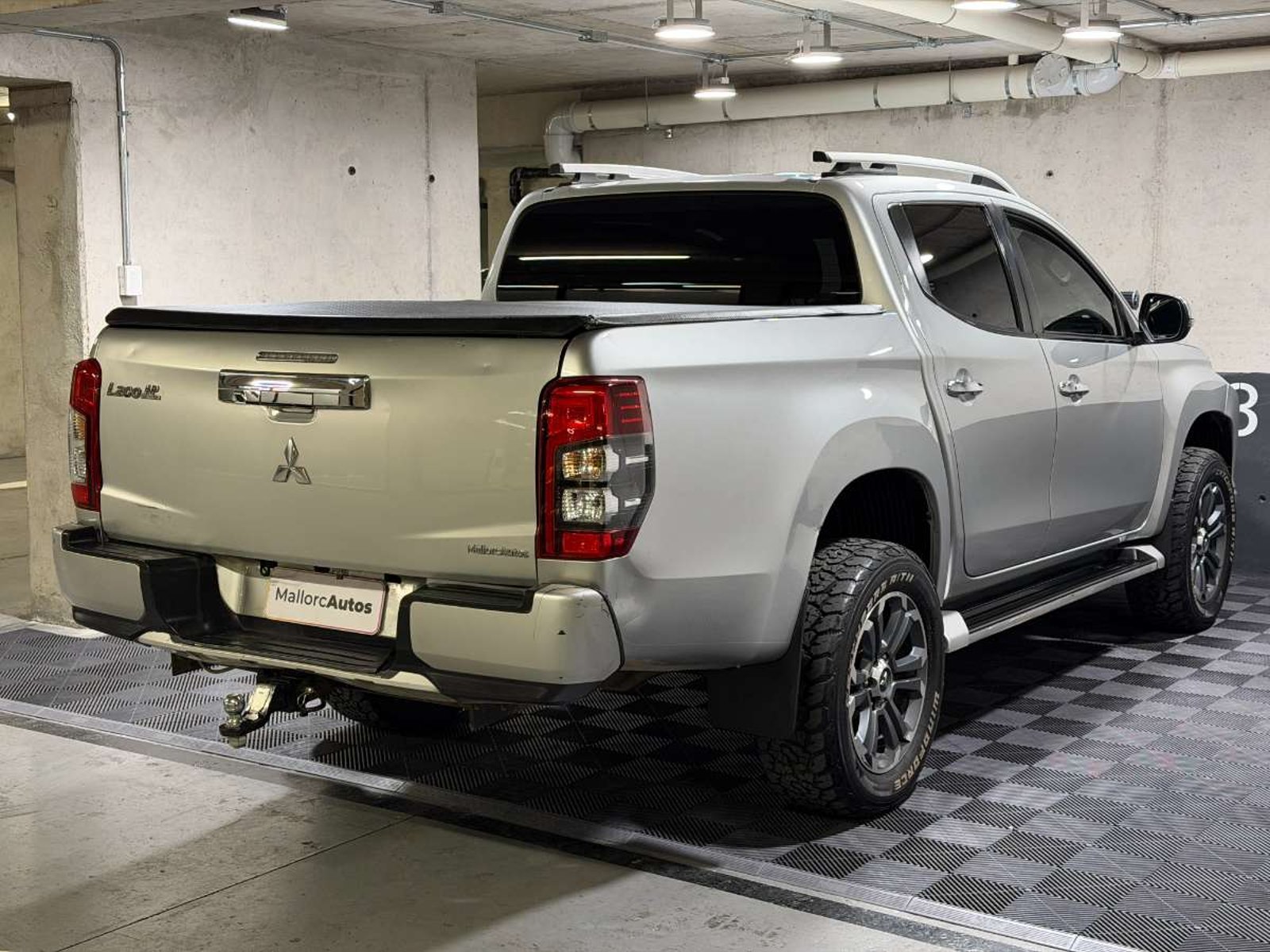 Mitsubishi L200 2.4 DAKAR CRS DIESEL DOB. CAB. 4X4 MT 4P 2023 - Imagen 6 de 16