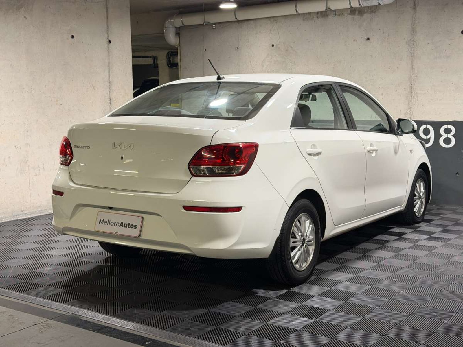 Kia SOLUTO 2024 - Imagen 6 de 18